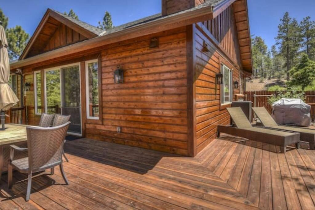 Custom Single Story Cabin With Jacuzzi Pool Table & Big Game Room With Arcade Games Big Bear Lake Εξωτερικό φωτογραφία
