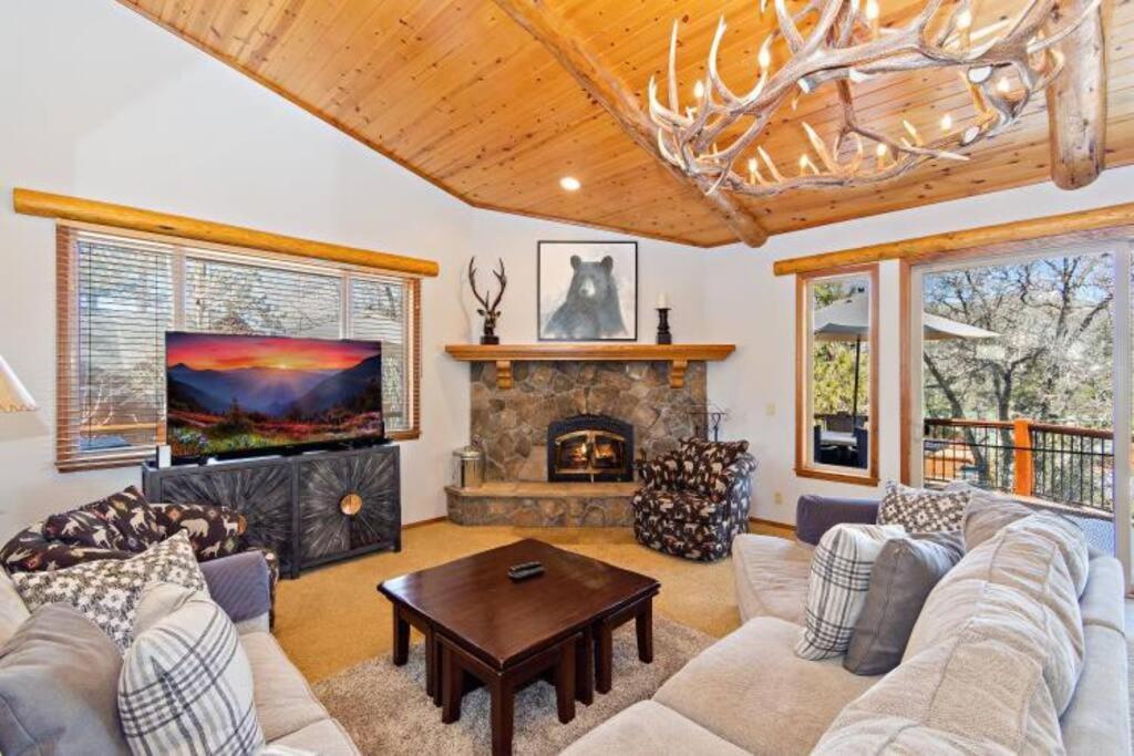 Custom Single Story Cabin With Jacuzzi Pool Table & Big Game Room With Arcade Games Big Bear Lake Εξωτερικό φωτογραφία