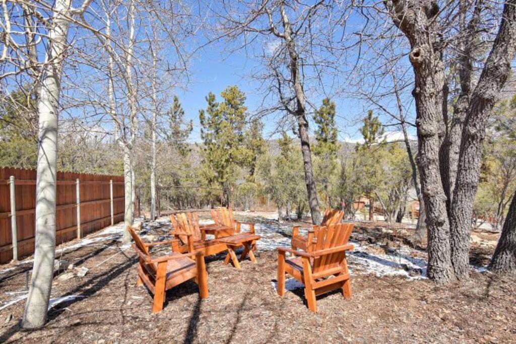Custom Single Story Cabin With Jacuzzi Pool Table & Big Game Room With Arcade Games Big Bear Lake Εξωτερικό φωτογραφία