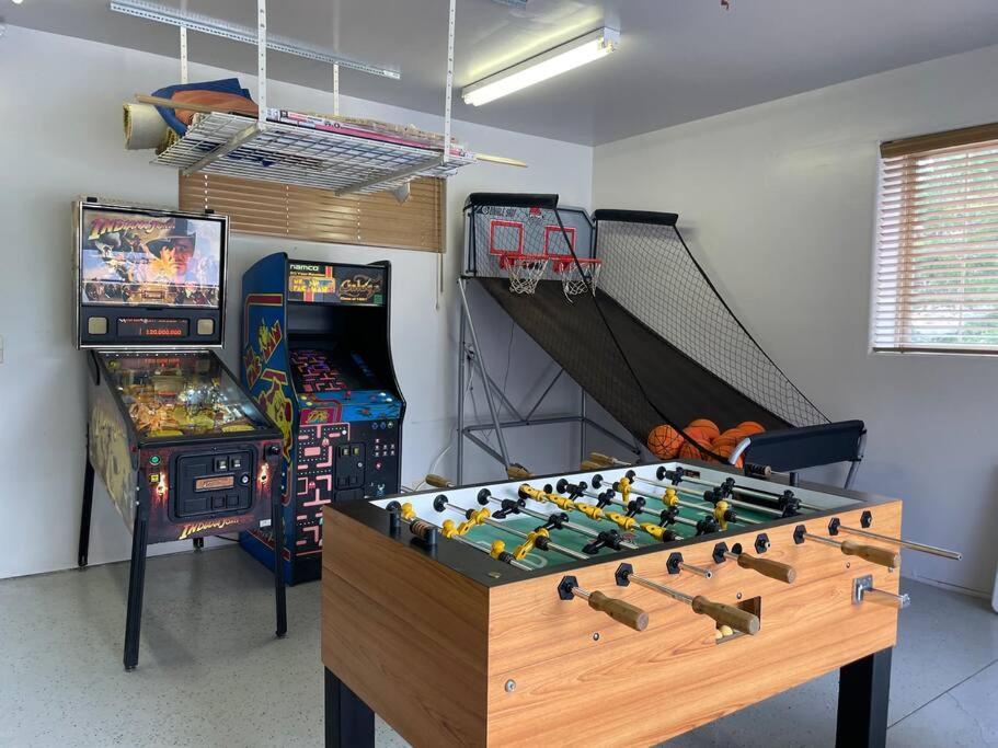 Custom Single Story Cabin With Jacuzzi Pool Table & Big Game Room With Arcade Games Big Bear Lake Εξωτερικό φωτογραφία