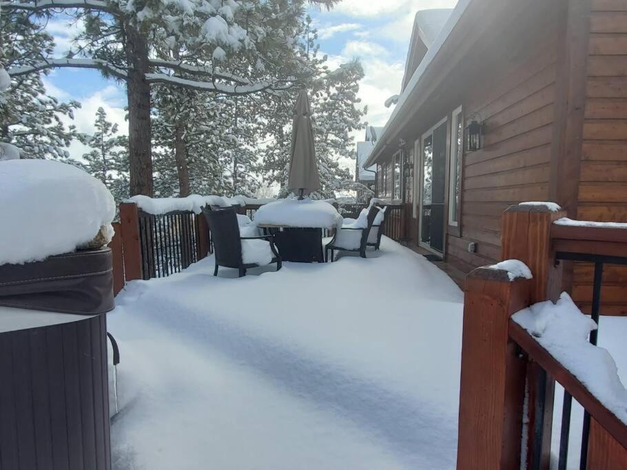 Custom Single Story Cabin With Jacuzzi Pool Table & Big Game Room With Arcade Games Big Bear Lake Εξωτερικό φωτογραφία