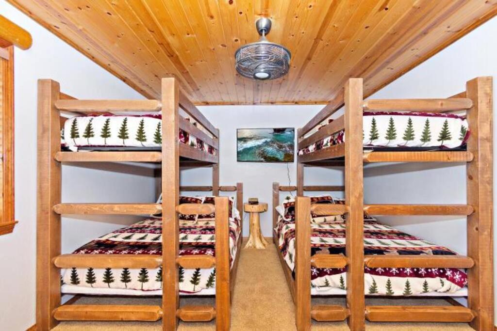 Custom Single Story Cabin With Jacuzzi Pool Table & Big Game Room With Arcade Games Big Bear Lake Εξωτερικό φωτογραφία
