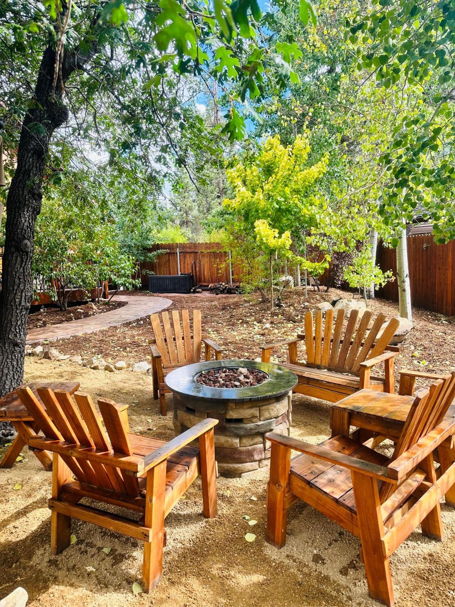Custom Single Story Cabin With Jacuzzi Pool Table & Big Game Room With Arcade Games Big Bear Lake Εξωτερικό φωτογραφία